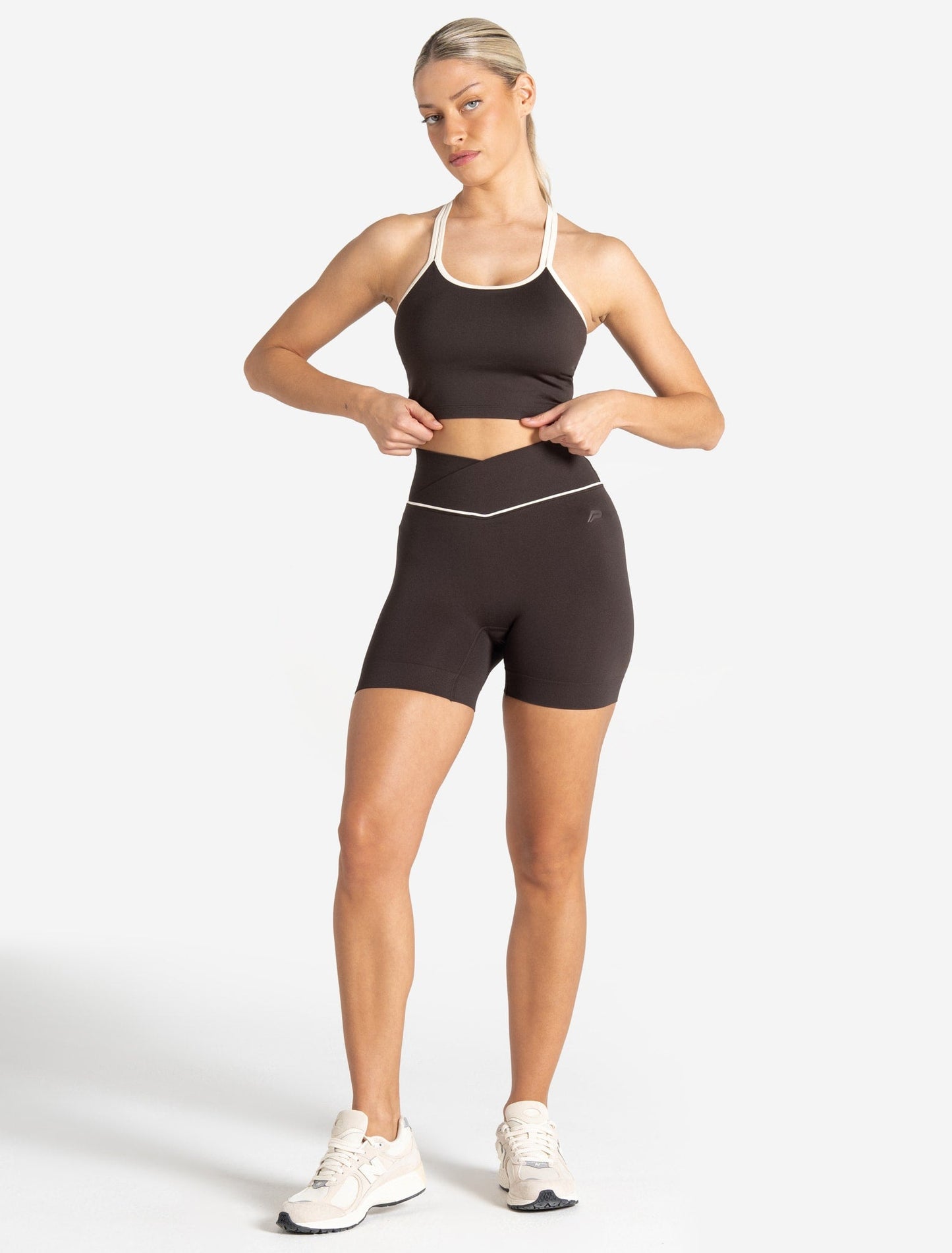 Sculpt Seamless Scrunch Shorts - Espresso/Marshmallow