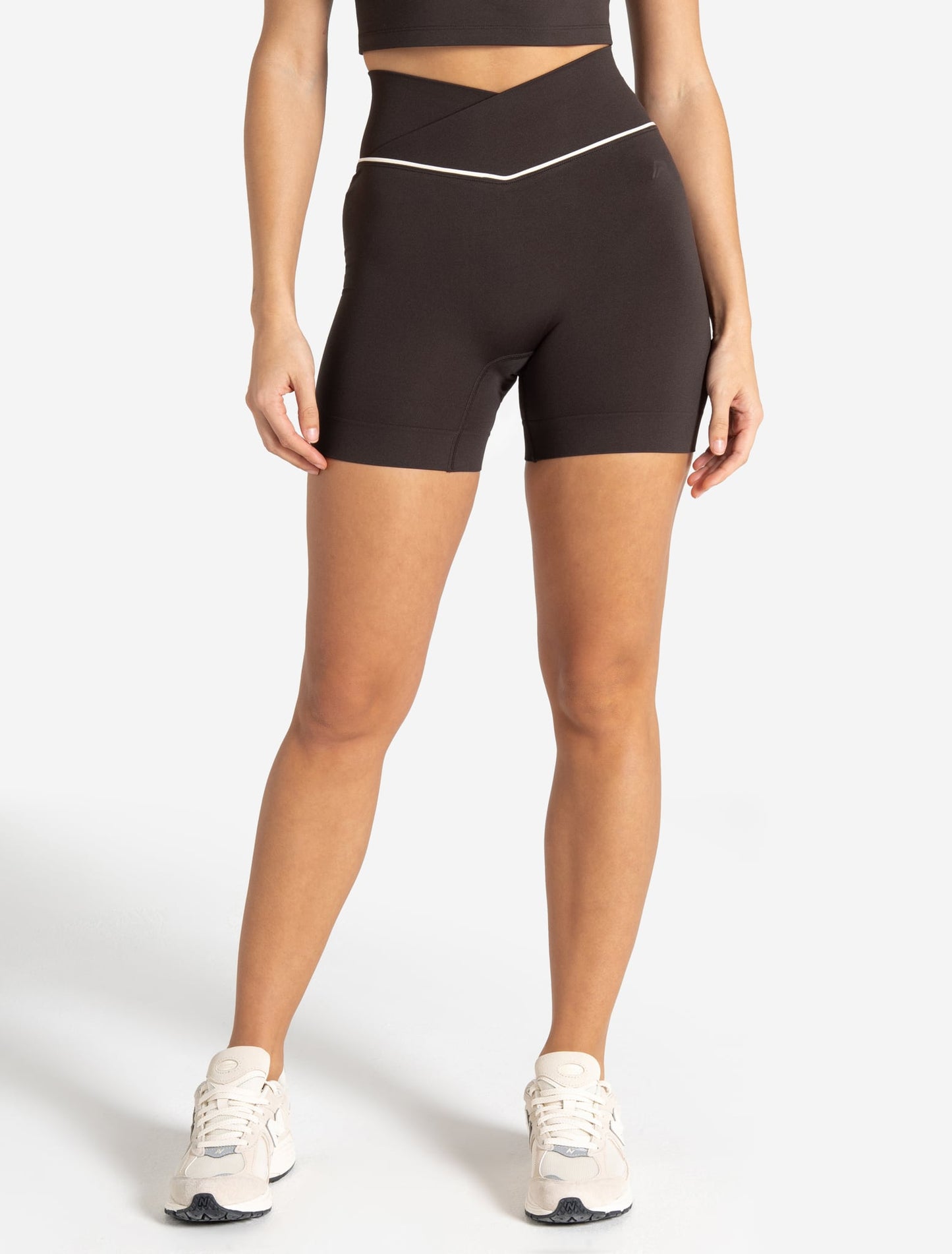 Sculpt Seamless Scrunch Shorts - Espresso/Marshmallow